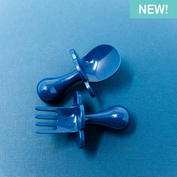 http://poshinate.com/cdn/shop/products/PK_baby_fork_spoon_navy3_grande.jpg?v=1583871656